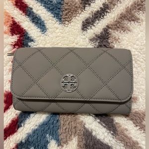 Tory Burch Chain Wallet - Matte Gray